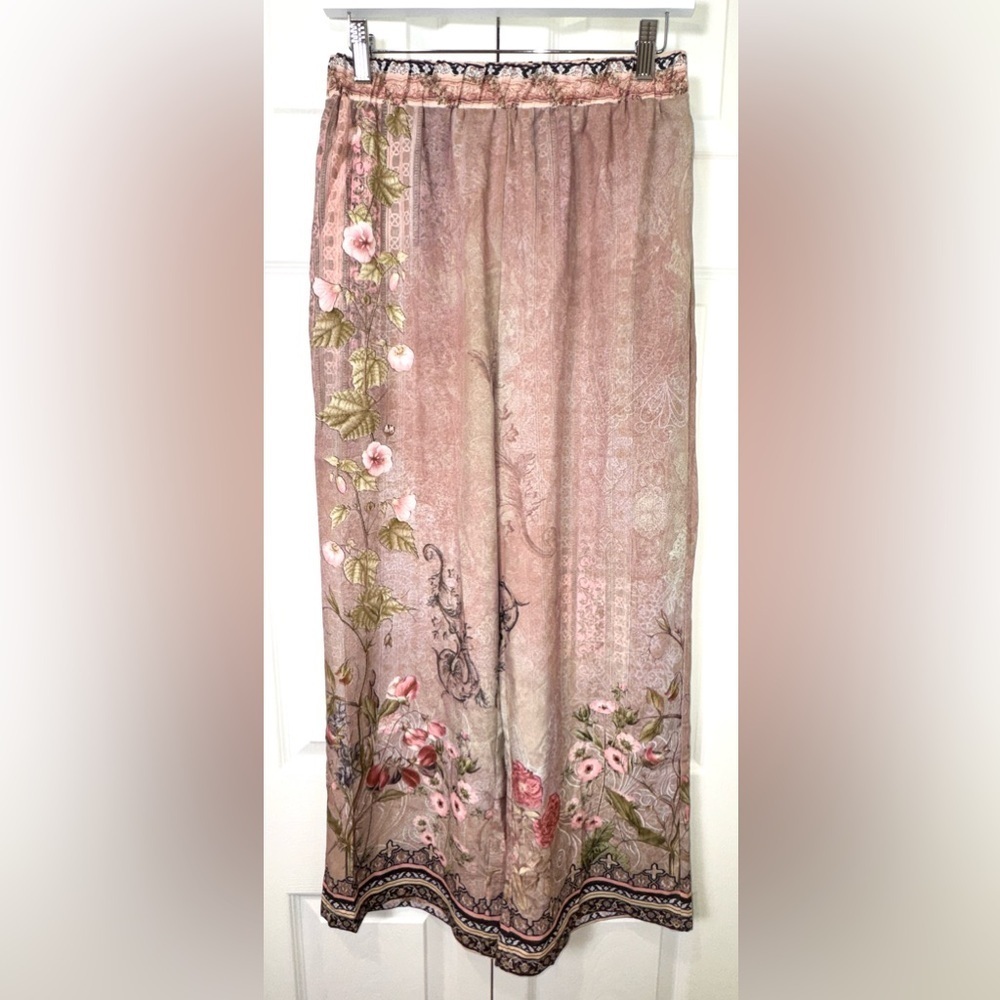 Emery Rose Floral wide leg pants Boho Romantic Size medium NWOT